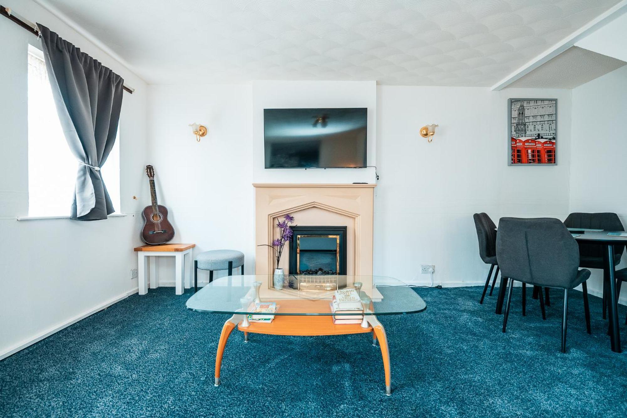 Holiday home Retreat For Families Workers Contractors And Event Goers Manchester