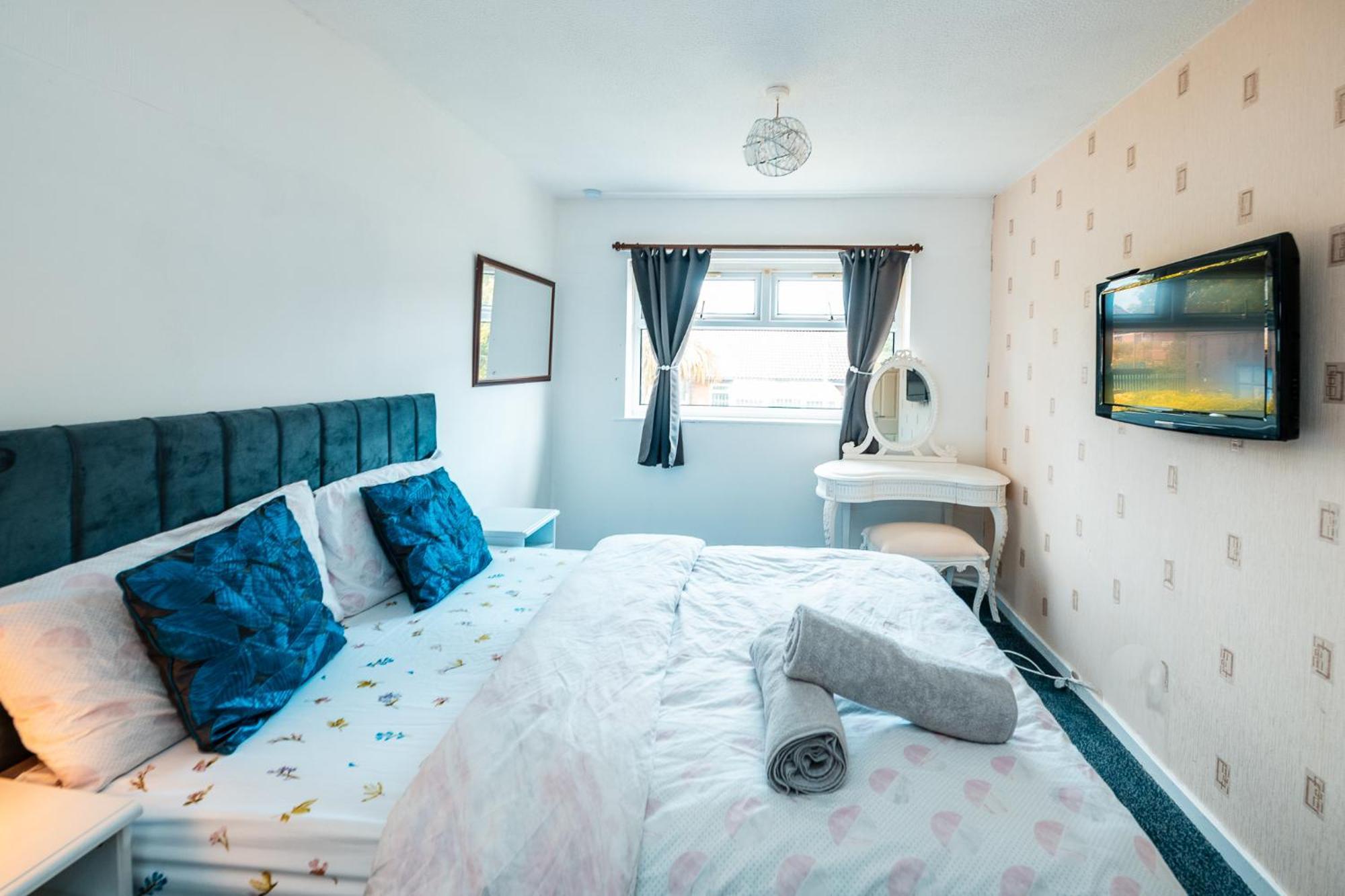 Holiday home Retreat For Families Workers Contractors And Event Goers Manchester